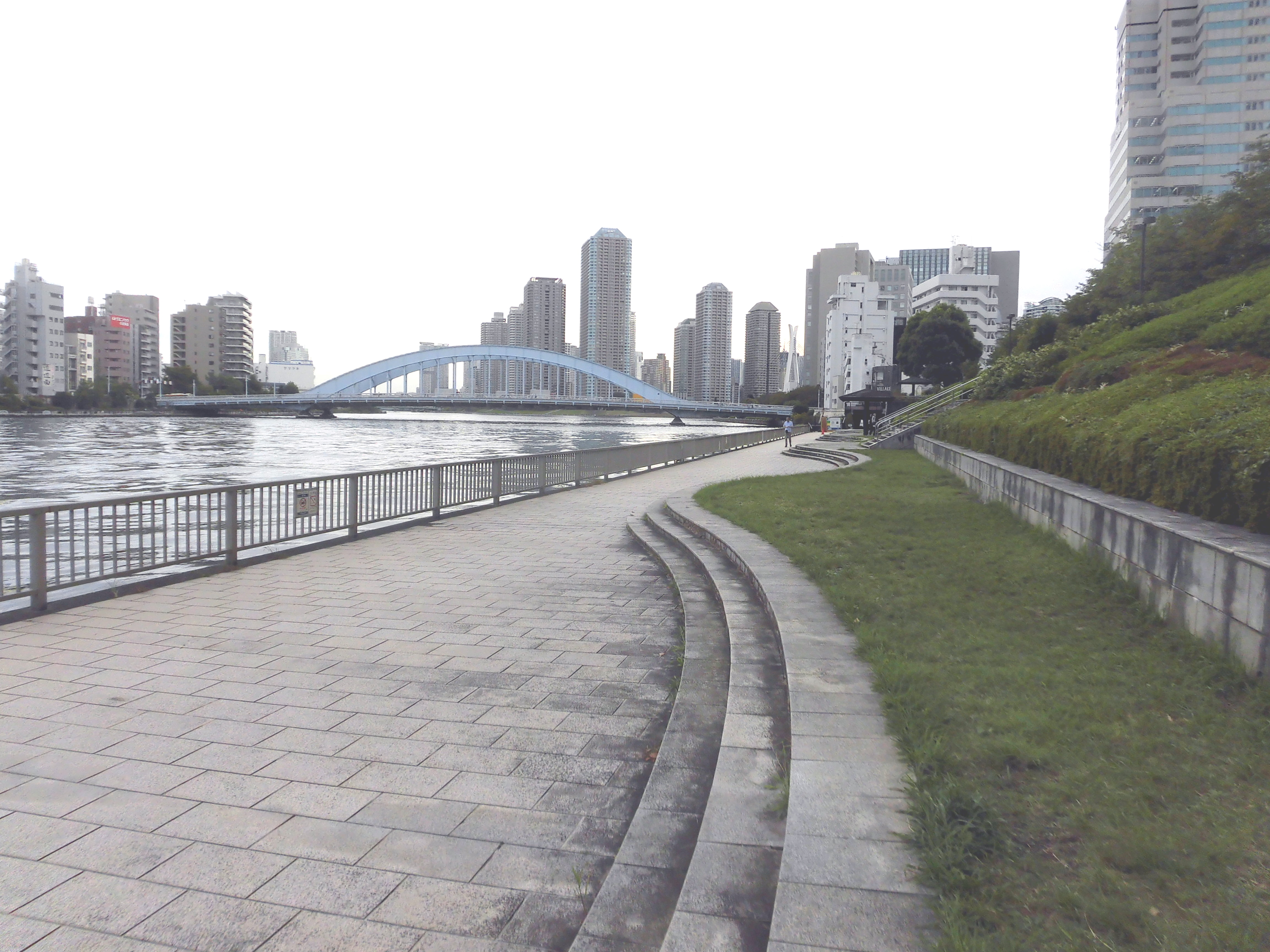 永代橋右岸の写真